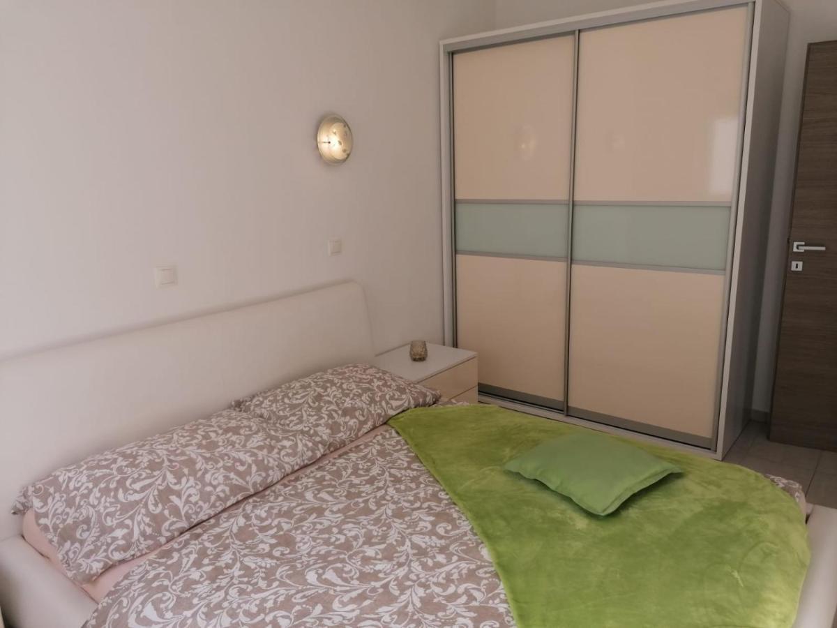 Apartment Mali San Трогир Екстериор снимка