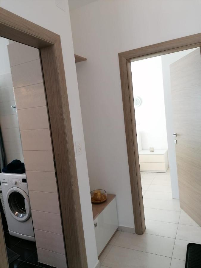 Apartment Mali San Трогир Екстериор снимка